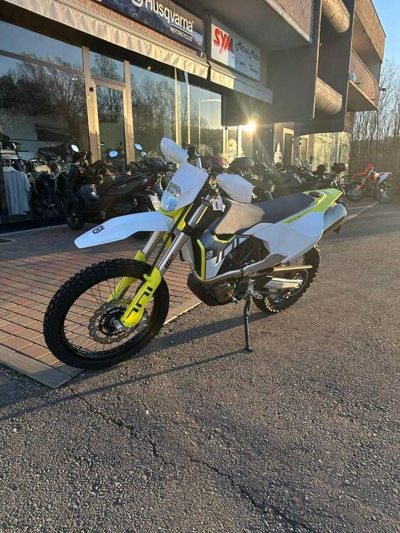 Husqvarna 701 Enduro (2023 - 24) (2)