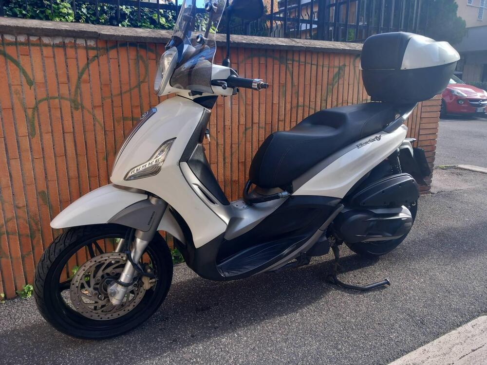 Piaggio Beverly 350 SportTouring ie ABS (2011 - 17) (2)