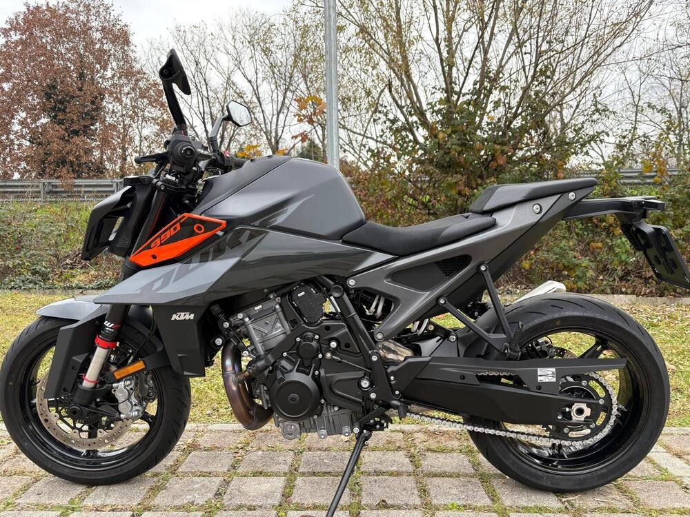 KTM 990 Duke (2024)