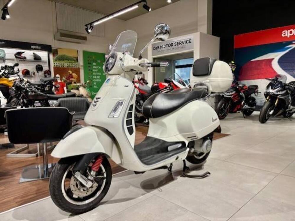 Vespa GTS 300 Super (2017 - 18) (3)