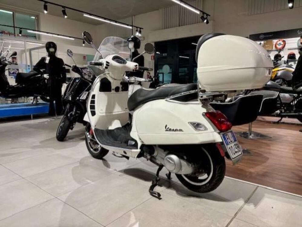 Vespa GTS 300 Super (2017 - 18) (4)