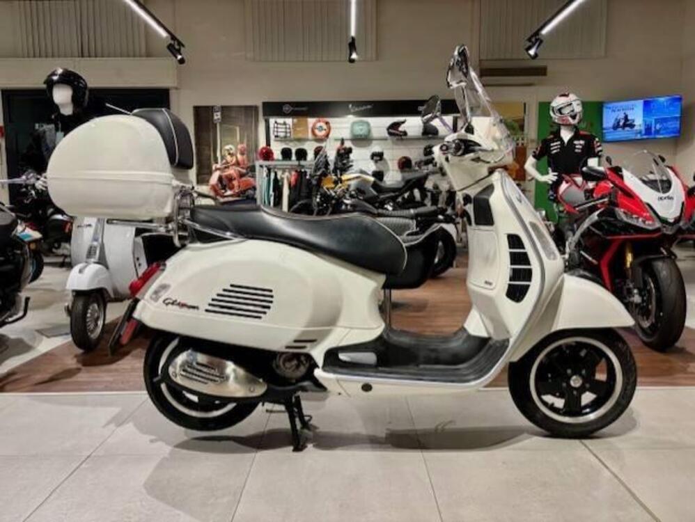 Vespa GTS 300 Super (2017 - 18)