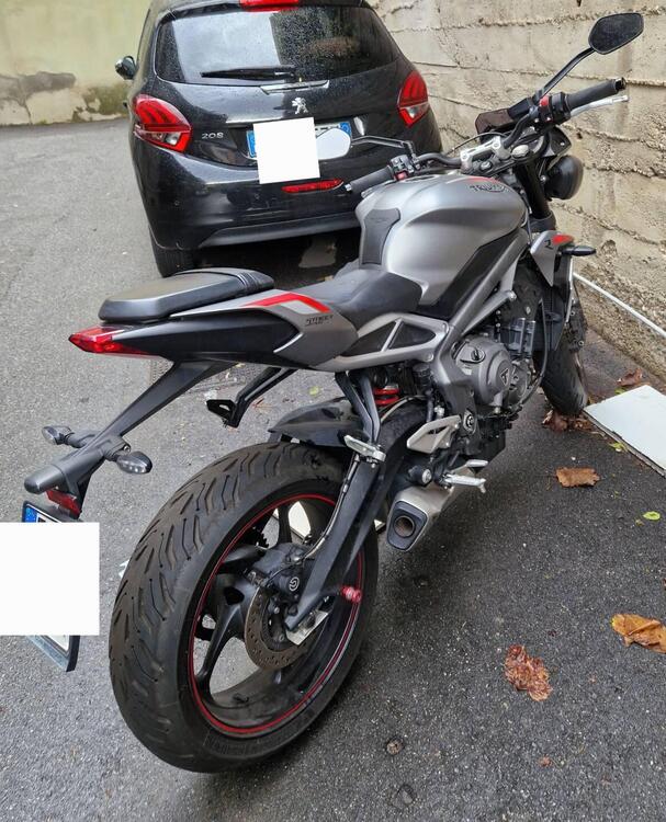 Triumph Street Triple R (2020 - 23) (3)