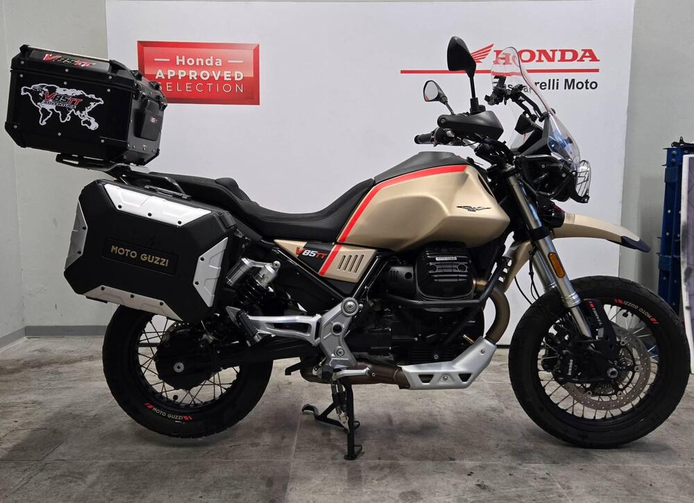 Moto Guzzi V85 TT Travel (2020) (3)