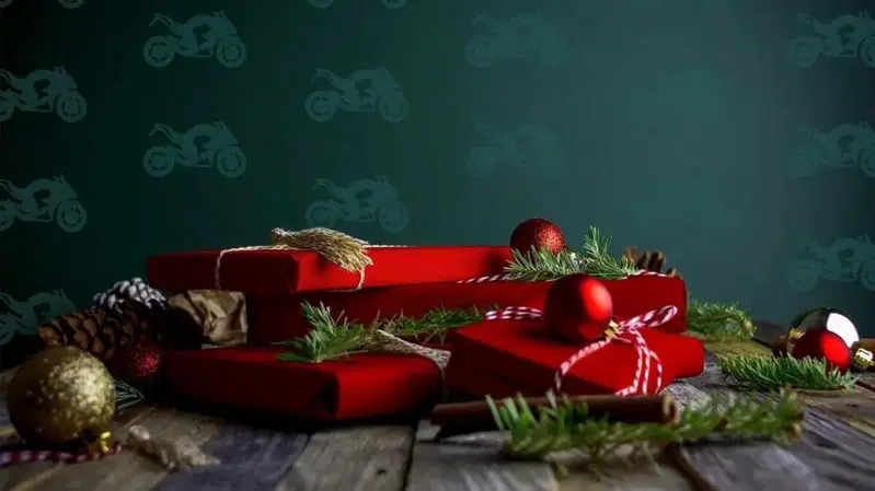 Natale 2024. 11 dicembre, un'idea regalo al giorno per motociclisti: Louis Moto
