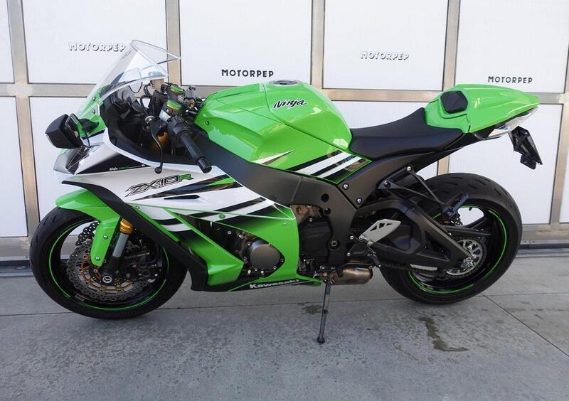 Vendo Kawasaki Ninja 1000 ZX 10R 2011 15 usata a Pogliano Milanese codice 9598570 Moto