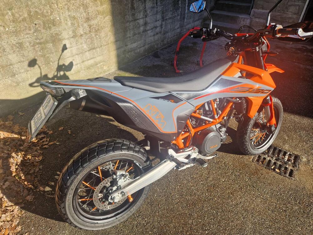 KTM 690 SMC R (2023 - 24) (5)