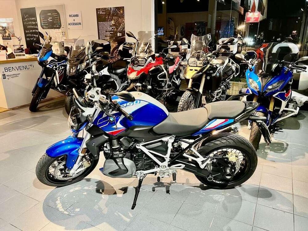 Bmw R 1250 R (2021 - 25) (2)