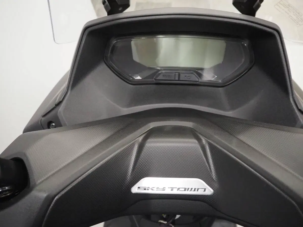Kymco Skytown 125i (2024 - 26) (9)