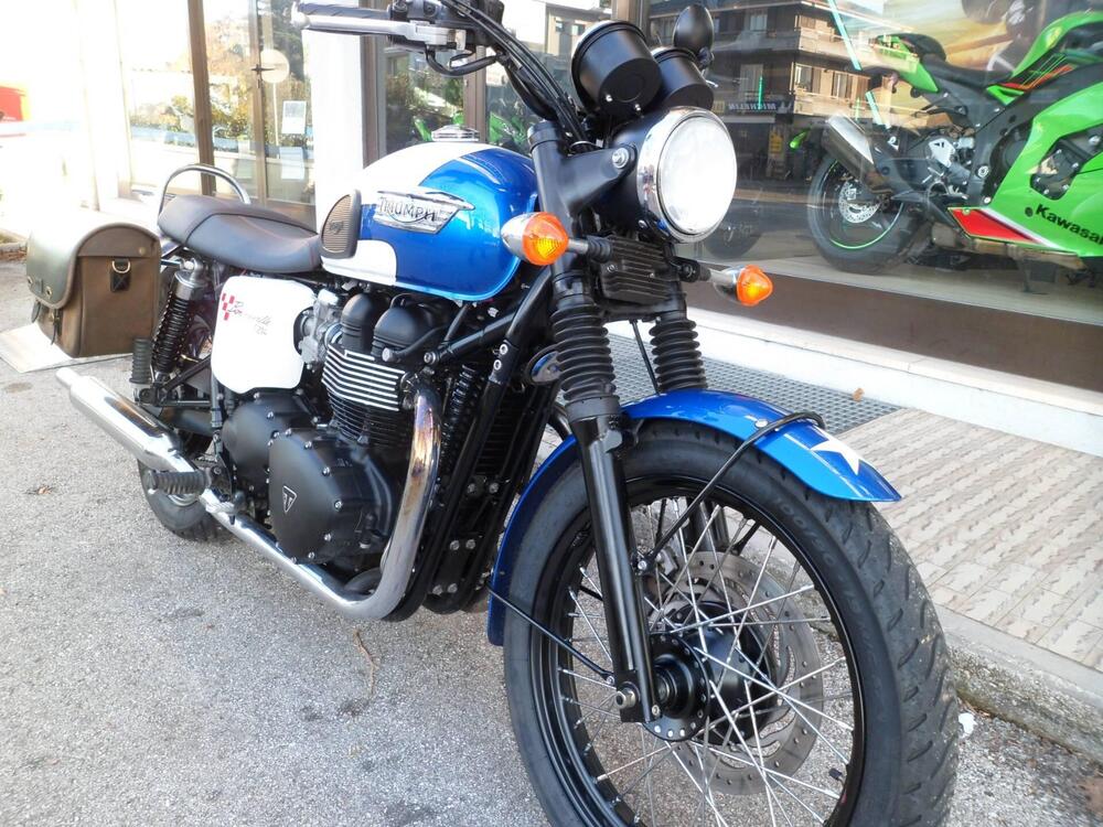 Triumph Bonneville T214 (2015) (2)