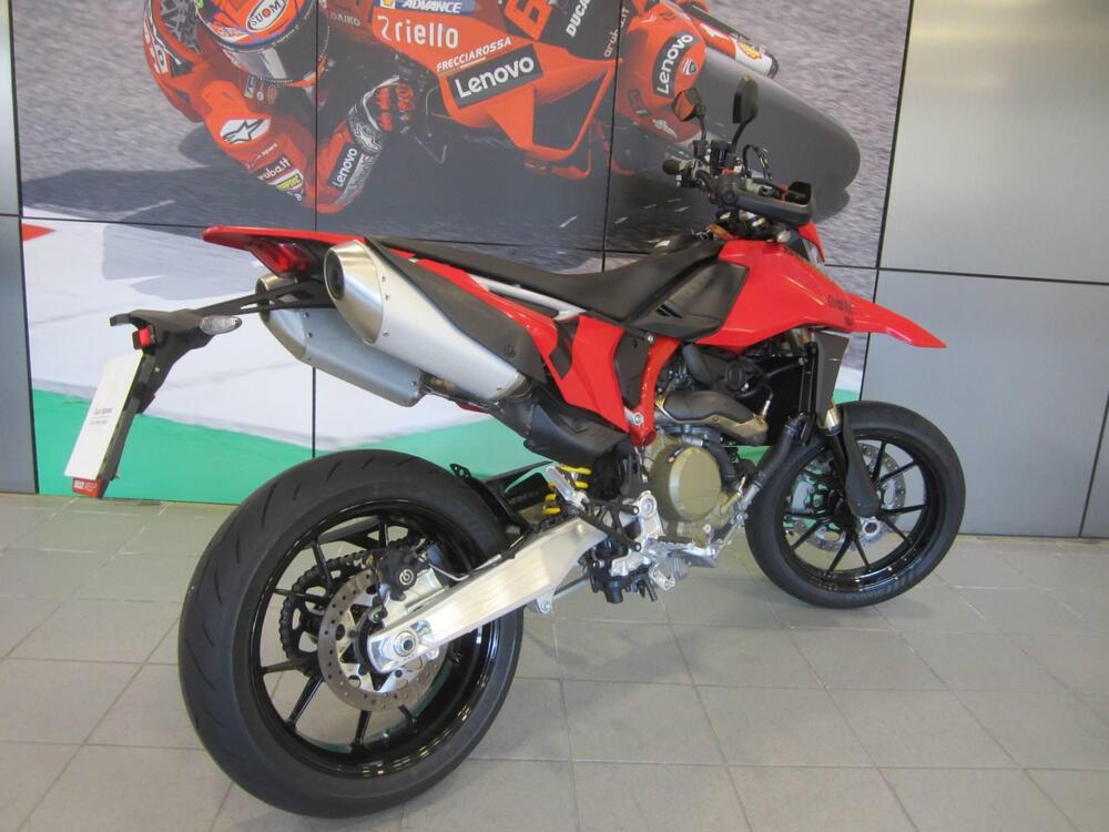 Ducati Hypermotard 698 Mono (2024) (4)