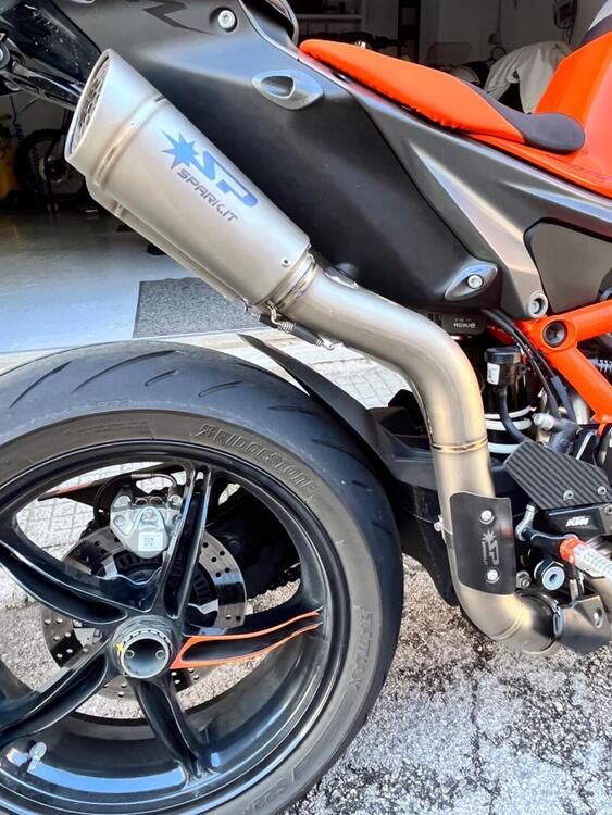 KTM 1290 Super Duke R (2022 - 23) (4)