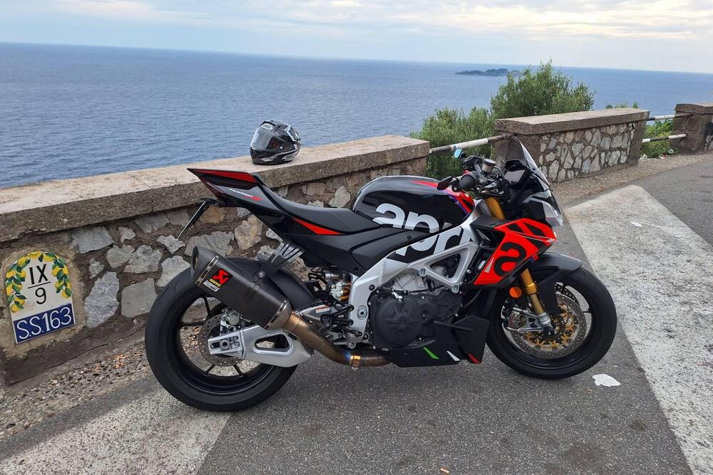 Aprilia Tuono 1100 V4 Factory (2021 - 24) (2)