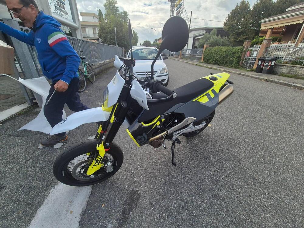 Husqvarna 701 Supermoto (2023 - 24) (2)