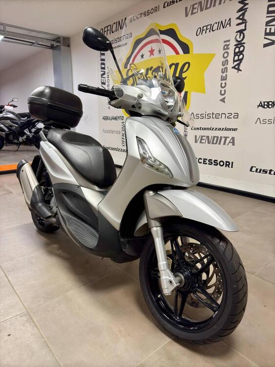 Piaggio Beverly 350 SportTouring ie (2011 - 15) (2)