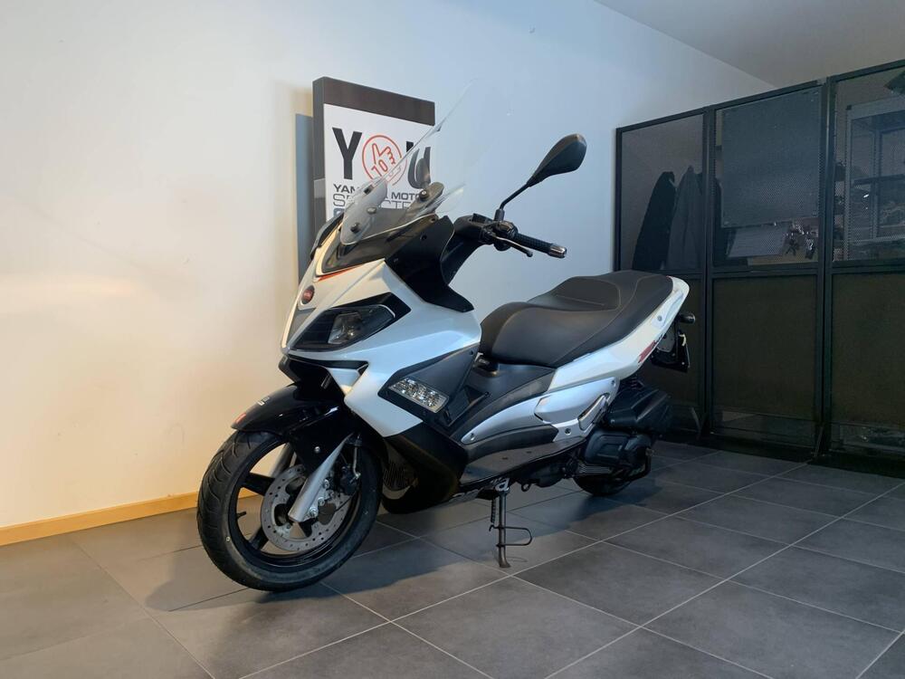 Aprilia SR Max 125 (2011 - 14)  (2)