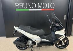 Aprilia SR Max 300 (2011 - 16) usata