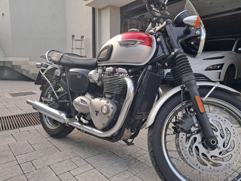 Triumph Bonneville T120 (2016 - 20) (3)