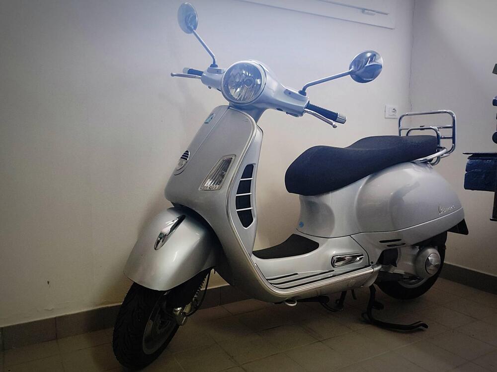 Vespa GTS 250 i.e. (2)