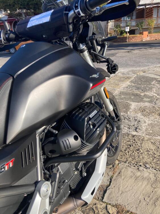 Moto Guzzi V85 TT (2021 - 23) (3)