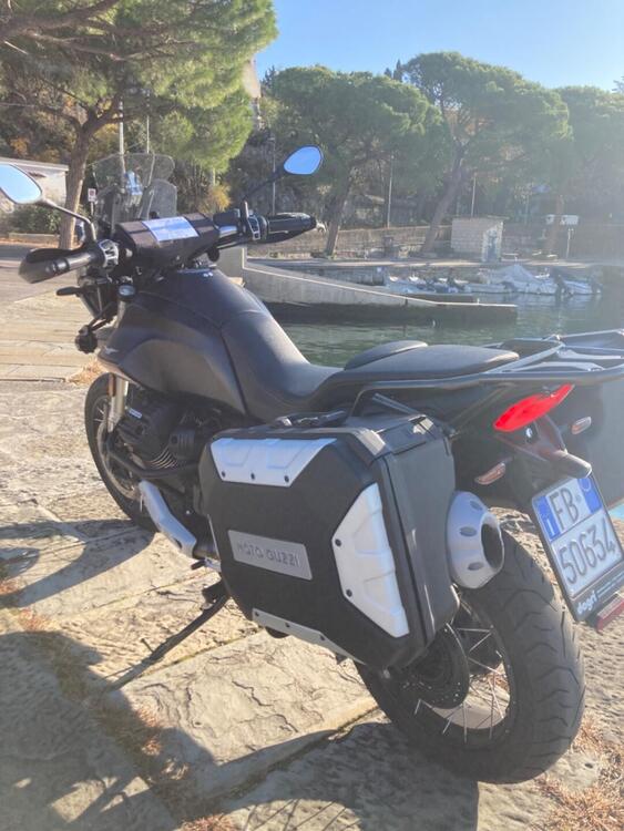 Moto Guzzi V85 TT (2021 - 23) (5)