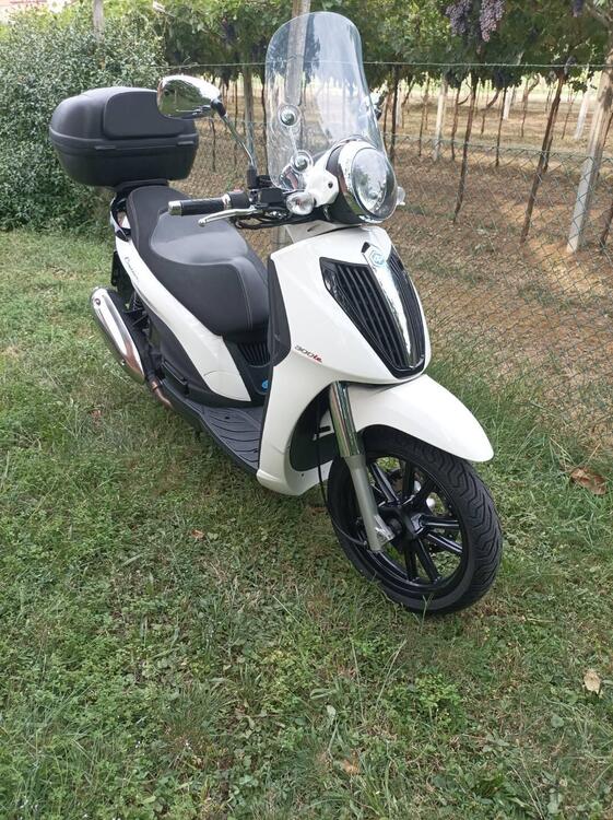 Piaggio Carnaby Cruiser 300 (2008 - 13) (2)