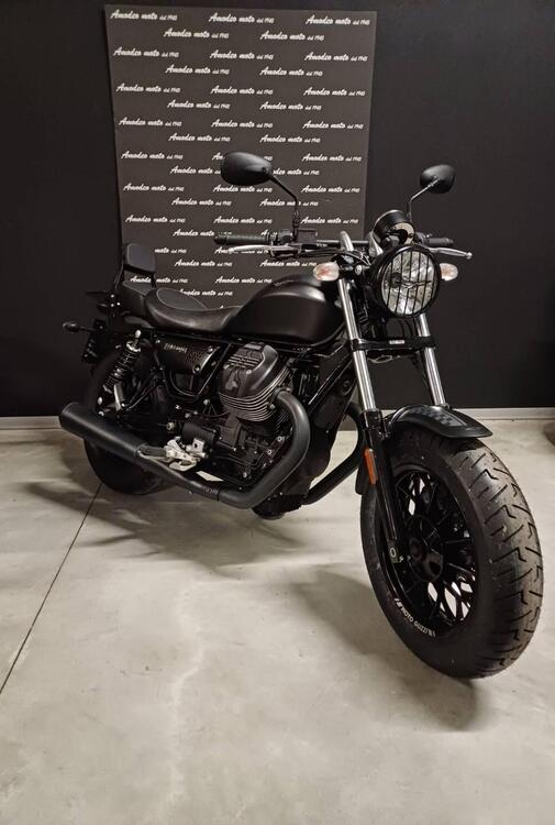 Moto Guzzi V9 Bobber (2018 - 20) (5)