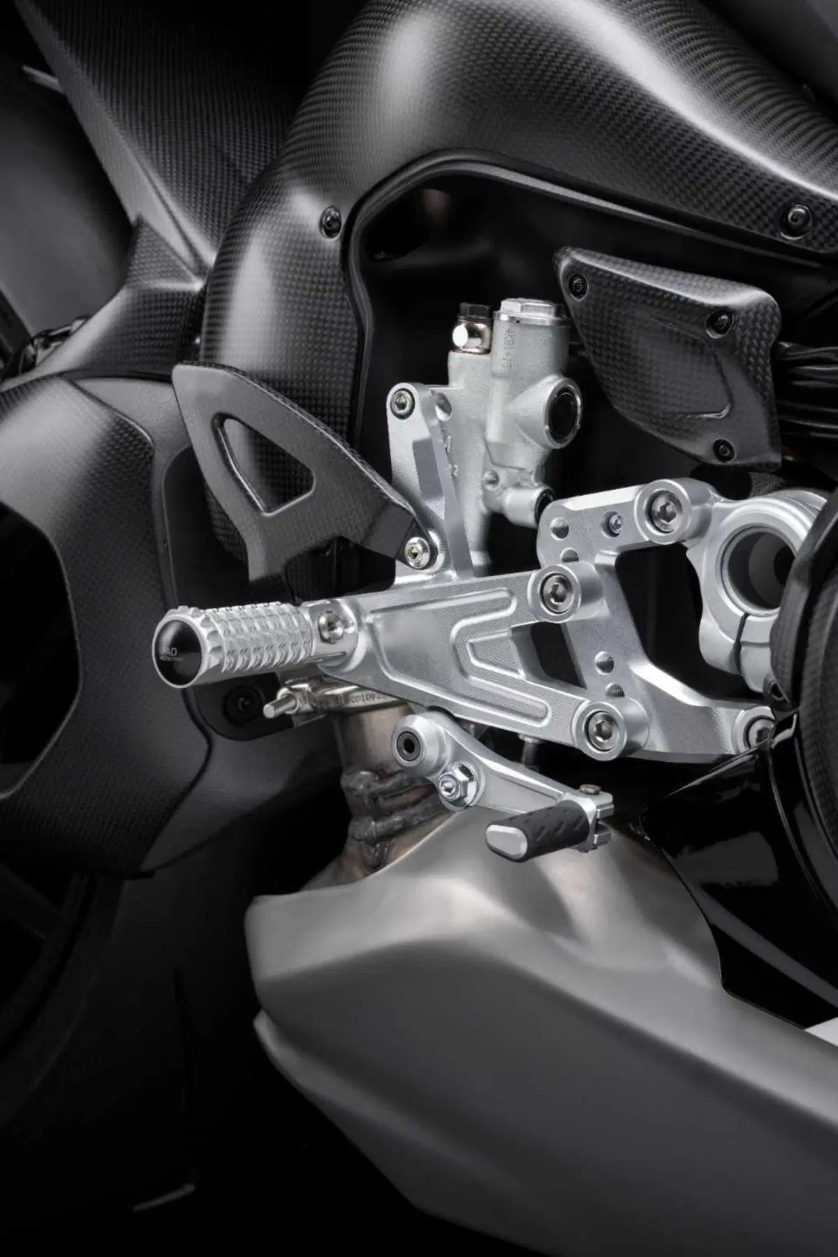 Ducati Panigale V4 Tricolore: omaggio al Made in Italy tra storia e innovazione (7)