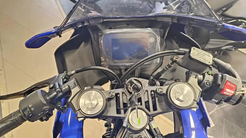 Yamaha YZF R125 (2023 - 26) (2)