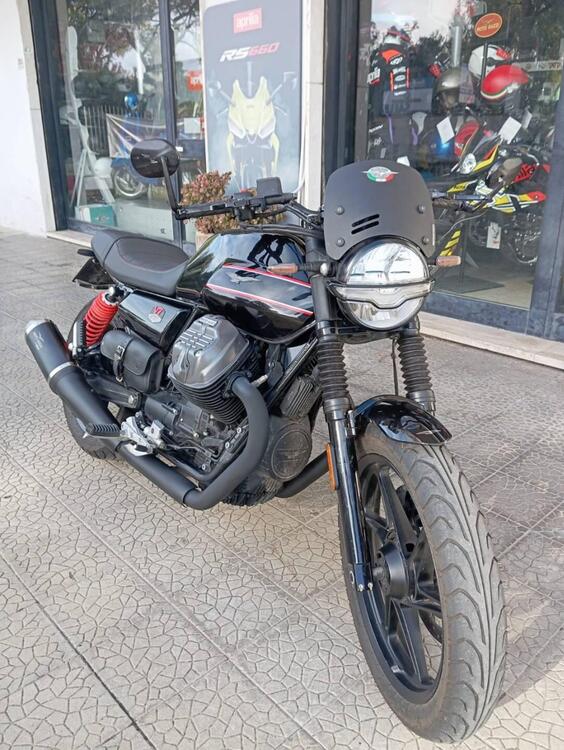 Moto Guzzi V7 Special Edition (2022 - 25) (2)