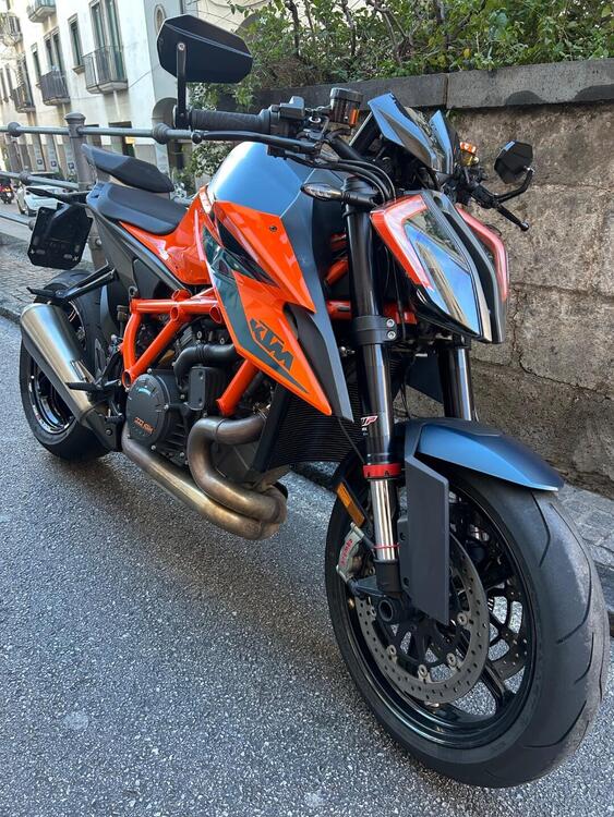 KTM 1290 Super Duke R (2021) (2)