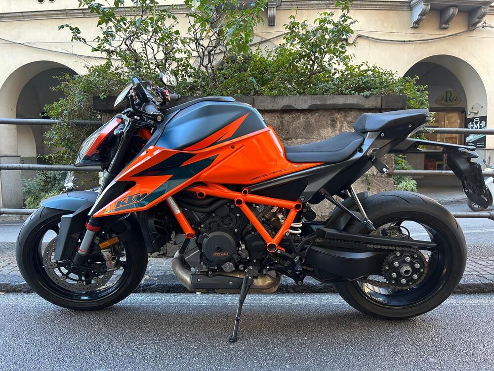 KTM 1290 Super Duke R (2021) (3)