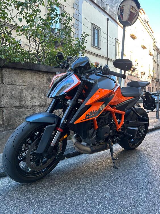 KTM 1290 Super Duke R (2021) (4)