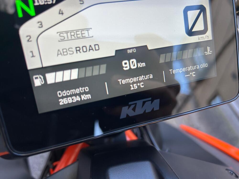 KTM 1290 Super Duke R (2021) (5)