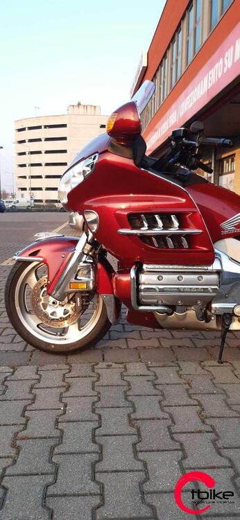 Honda GL 1800 Gold Wing (2000 - 05) (3)