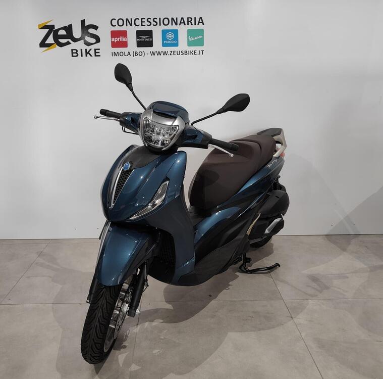 Piaggio Beverly 300 Hpe (2021) (3)