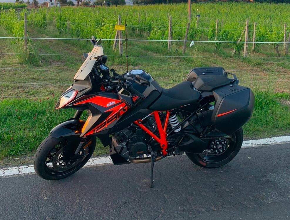 KTM 1290 Super Duke GT (2021)