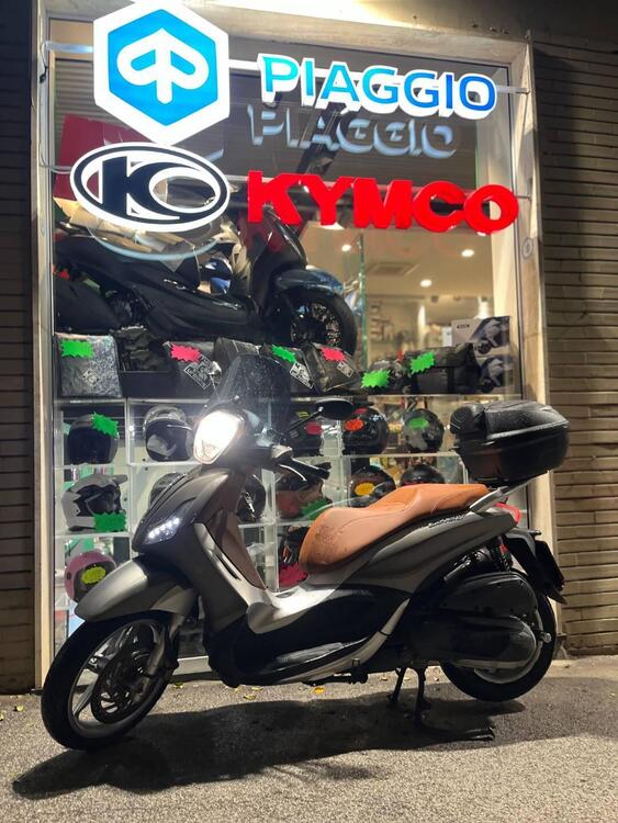 Piaggio Beverly 350 SportTouring ie ABS (2011 - 17) (4)