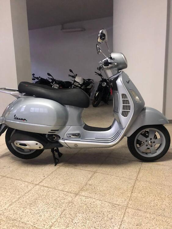 Vespa Granturismo 200 L (3)