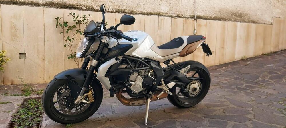 MV Agusta Brutale 675 (2011 - 15) (3)