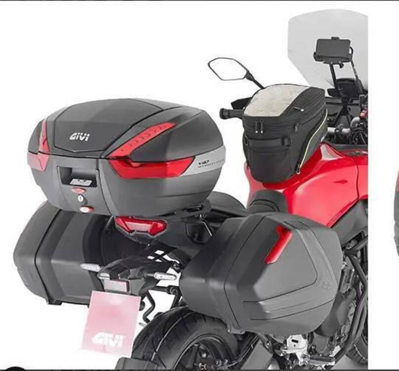 Givi PLX2159 Portavaligie laterale specifico per V