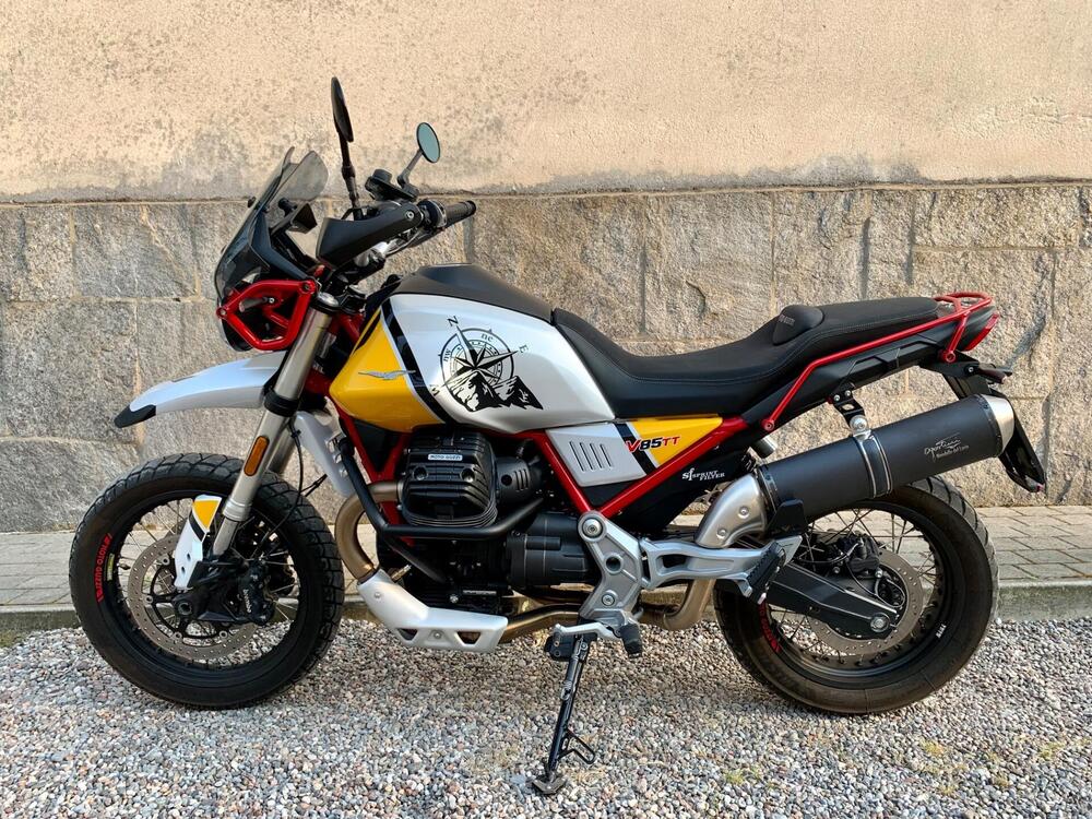 Moto Guzzi V85 TT Evocative Graphics (2019 - 20) (4)