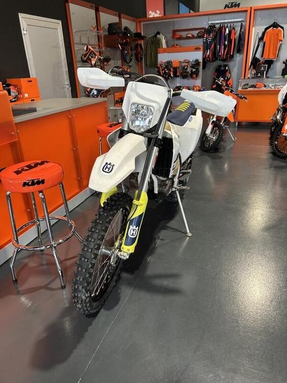 Husqvarna FE 350 (2019) (2)