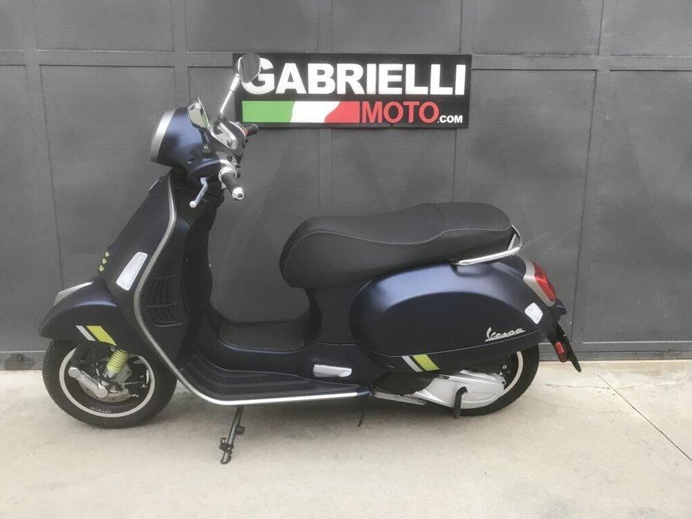 Vespa GTS 300 Super Tech (2023 - 24)