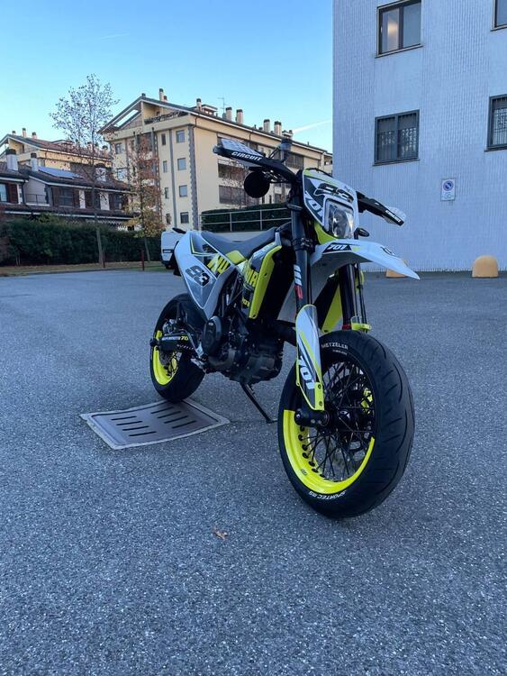 Husqvarna 701 Supermoto (2020)