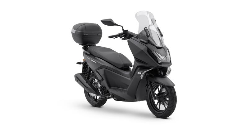 Kymco Skytown 125 MY25, scooter da citt&agrave; che guarda al futuro [GALLERY]