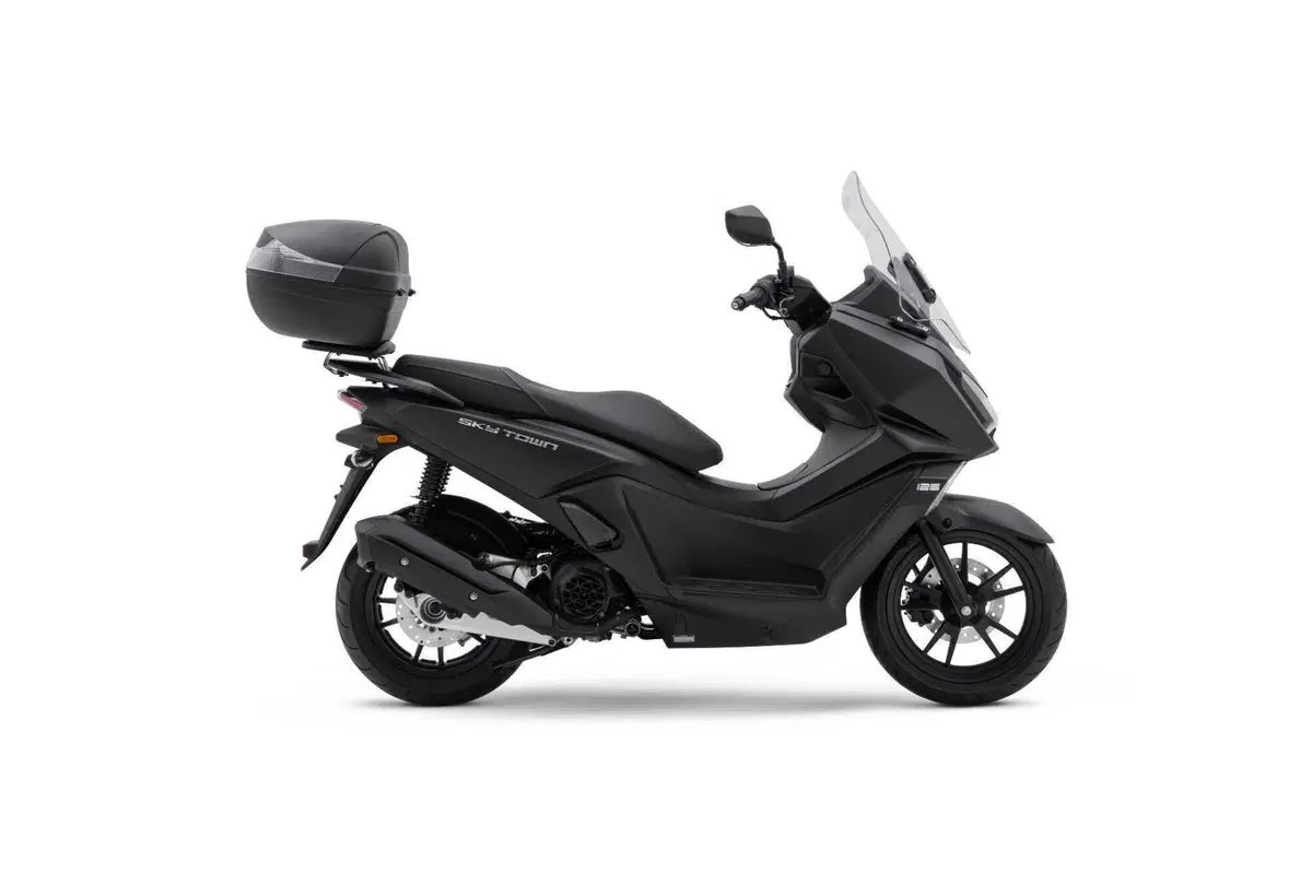Kymco Skytown 125 MY25, scooter da città che guarda al futuro [GALLERY] (13)