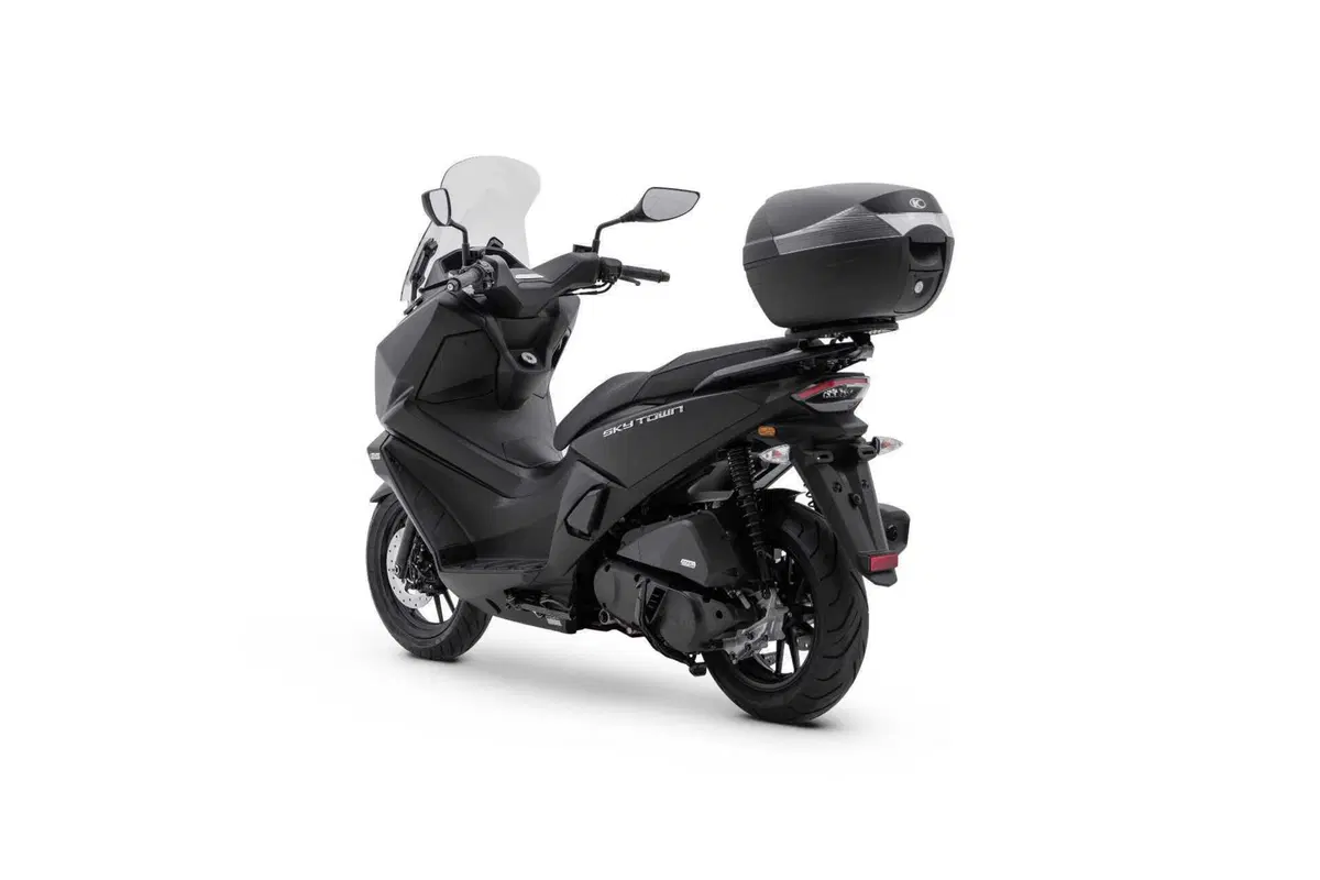 Kymco Skytown 125 MY25, scooter da città che guarda al futuro [GALLERY] (8)