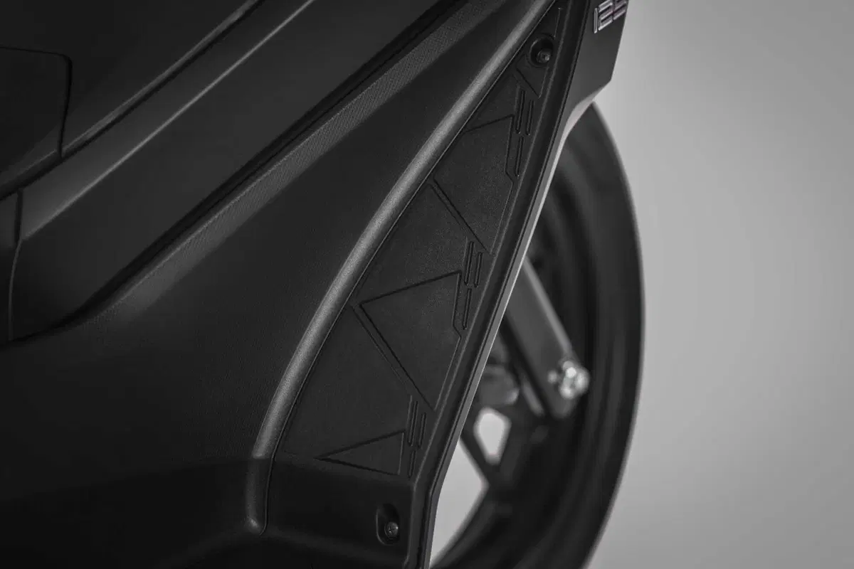 Kymco Skytown 125 MY25, scooter da città che guarda al futuro [GALLERY] (9)