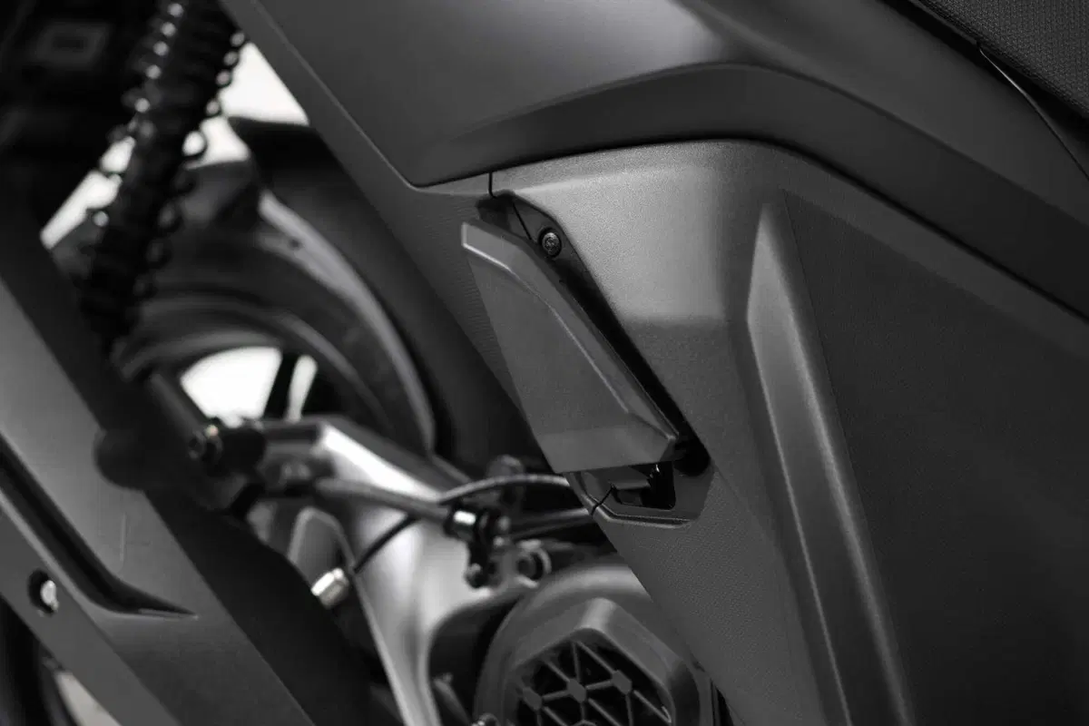 Kymco Skytown 125 MY25, scooter da città che guarda al futuro [GALLERY] (20)